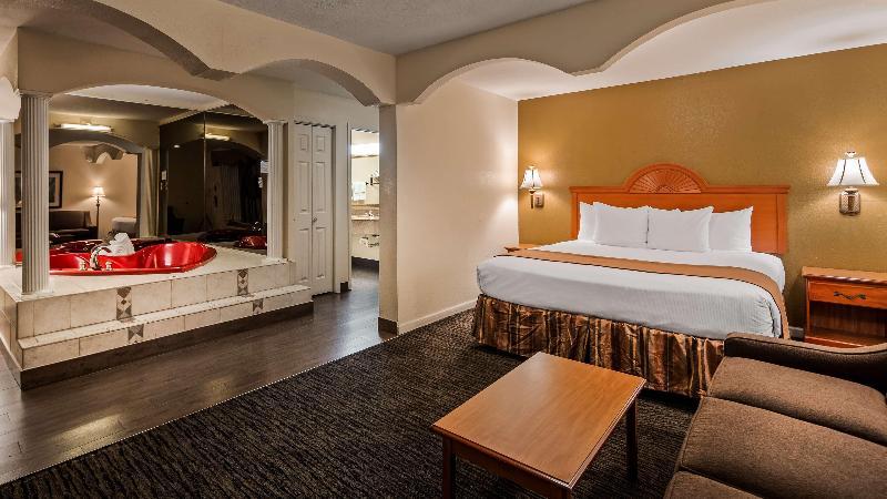 Quality Inn & Suites Dallas-Cityplace エクステリア 写真