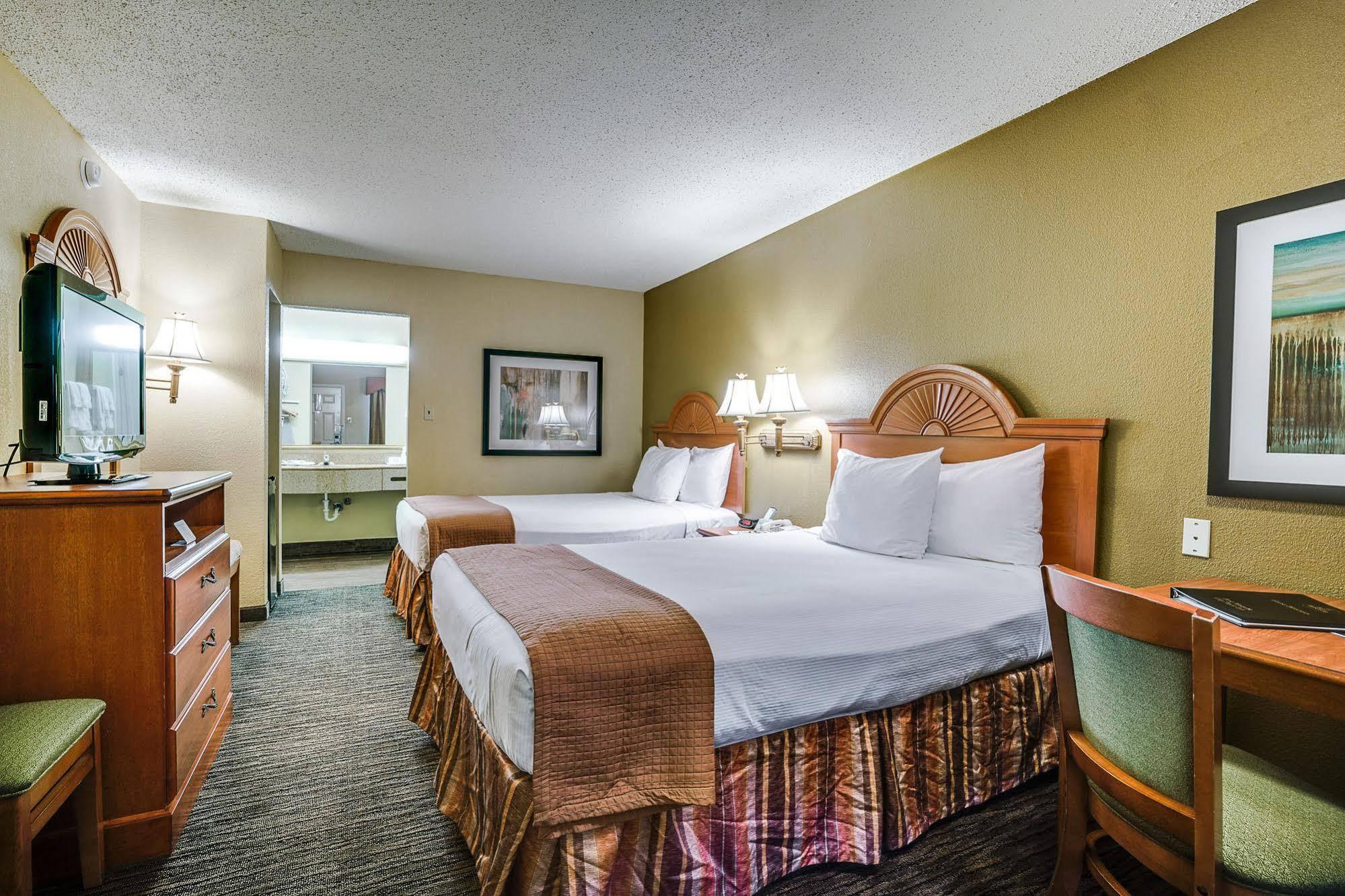 Quality Inn & Suites Dallas-Cityplace エクステリア 写真