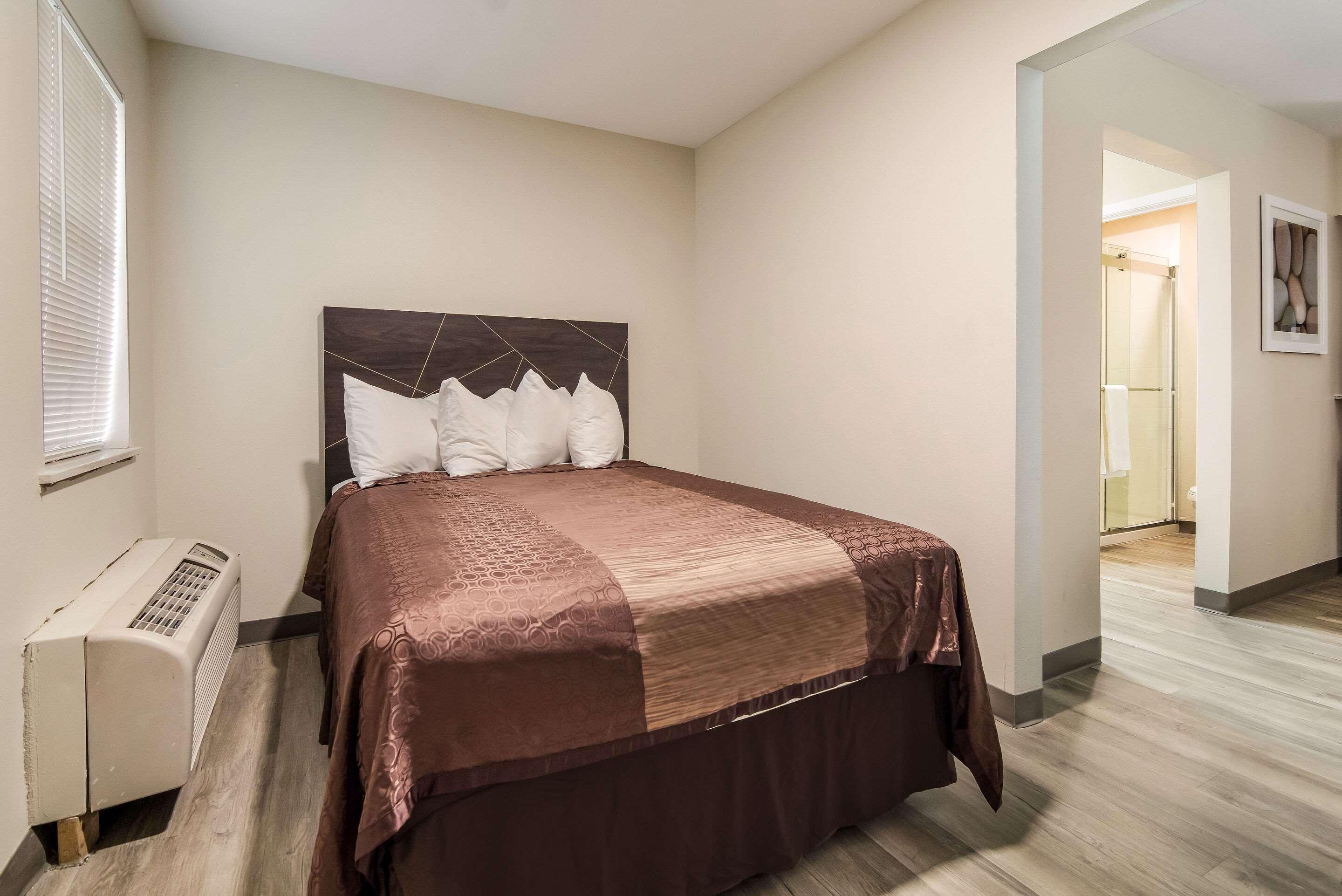 Quality Inn & Suites Dallas-Cityplace エクステリア 写真