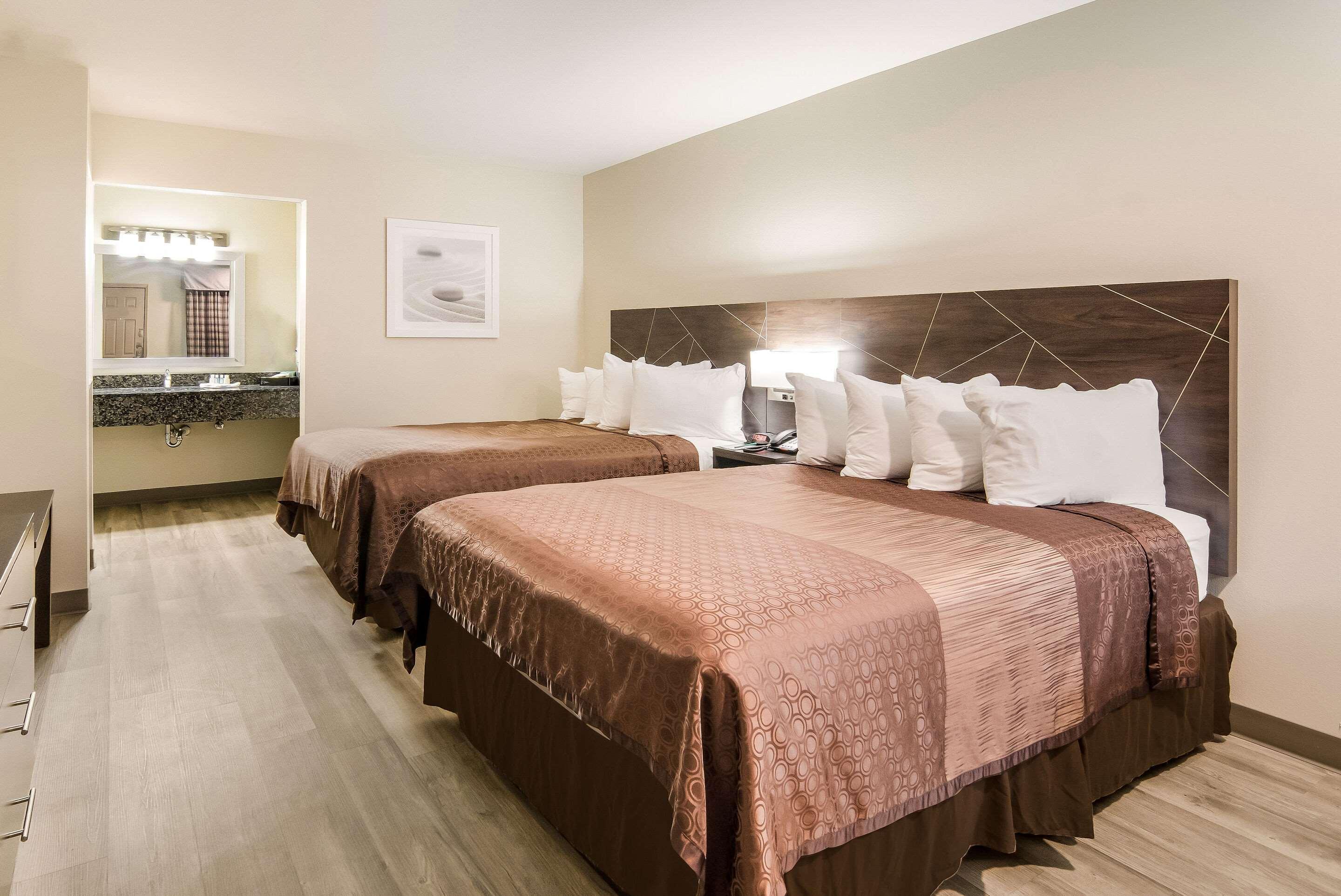 Quality Inn & Suites Dallas-Cityplace エクステリア 写真